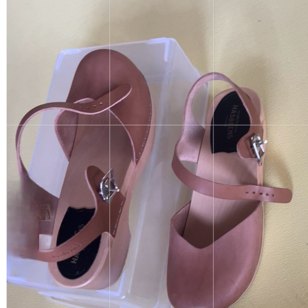 Hasbeens wood clog. Established in Stockholm. Size 39. Never worn.